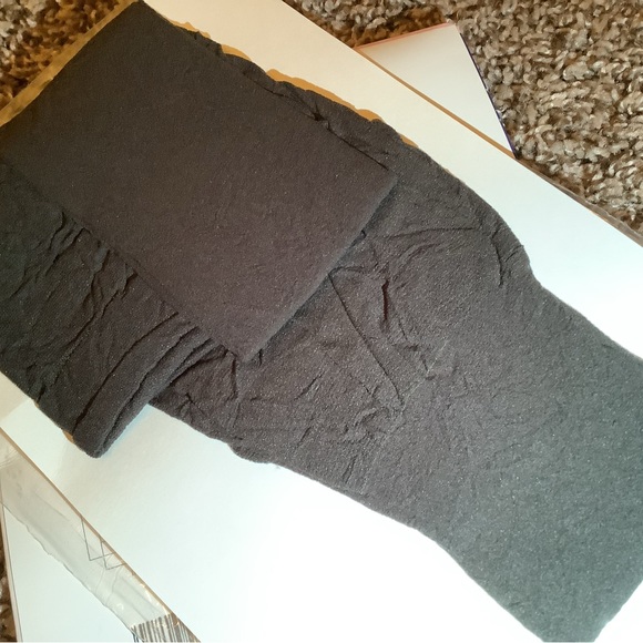 Hanes too day sheer control top pantyhose, color barely black, size: EF - Picture 8 of 12